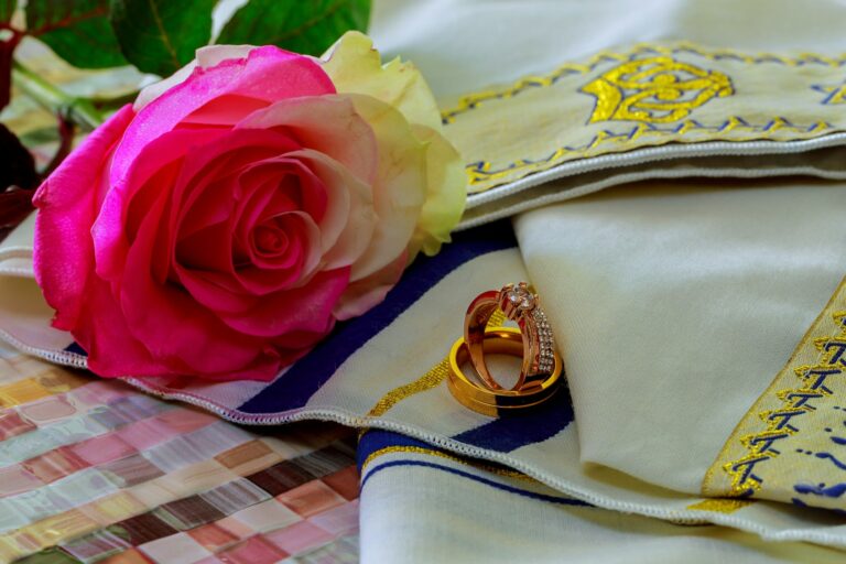 Rose, wedding rings, Jewish wedding